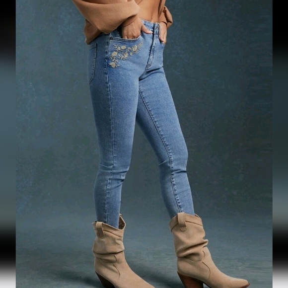 Embroidered Stretch Skinny Jeans - Picture 3 of 4